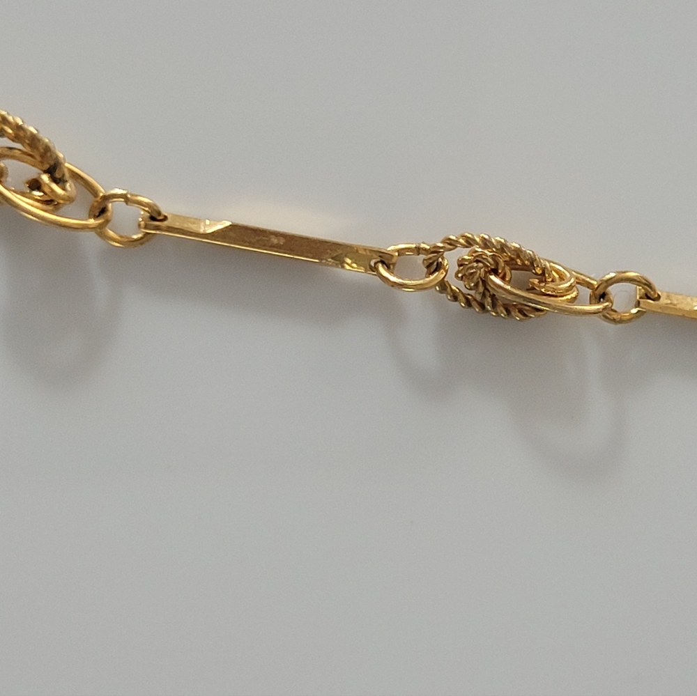 Vintage 60's Trifari Renaissance 16" gold fancy link chain